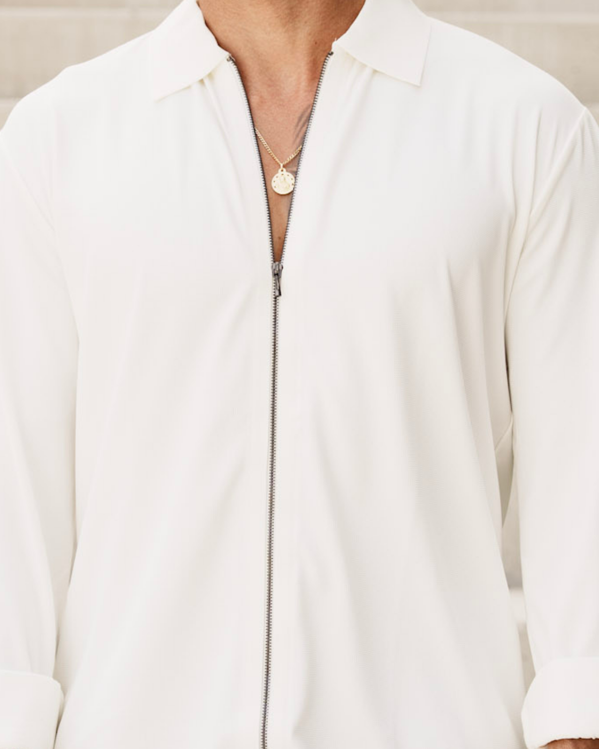 THE CASUAL LONG-ZIPPER