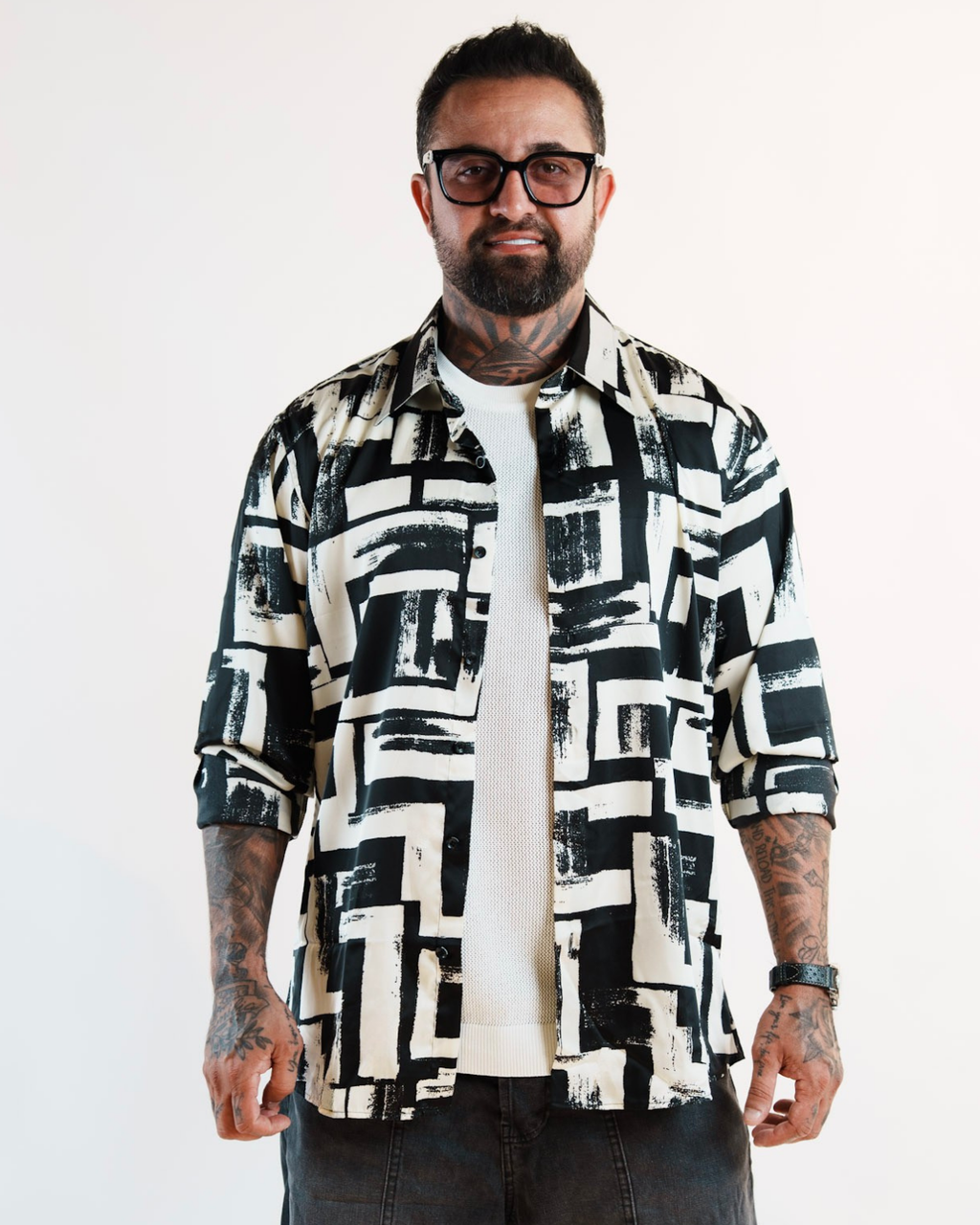 THE NIGHT SQUARE OFF WHITE