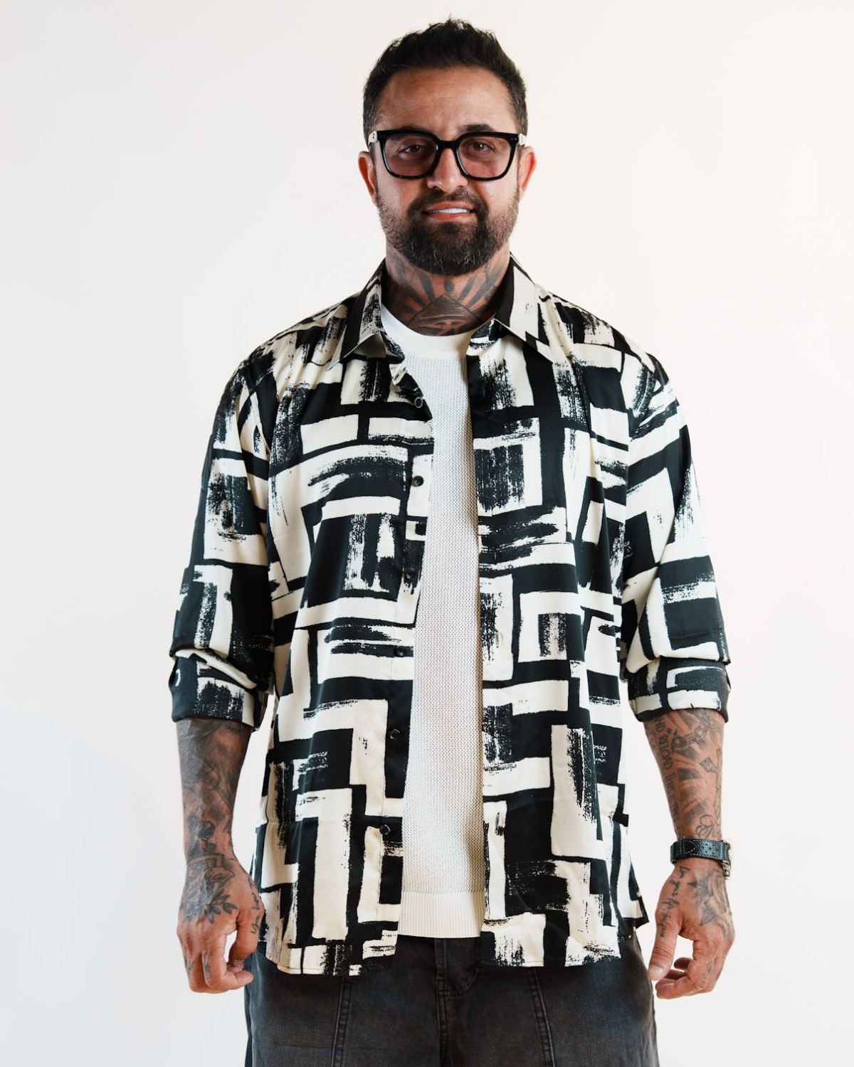 THE NIGHT SQUARE OFF WHITE