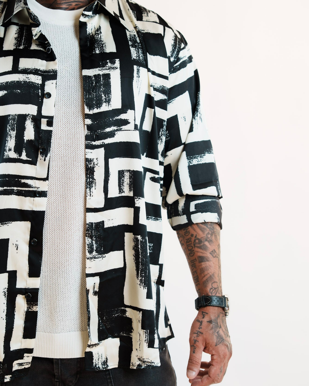 THE NIGHT SQUARE OFF WHITE