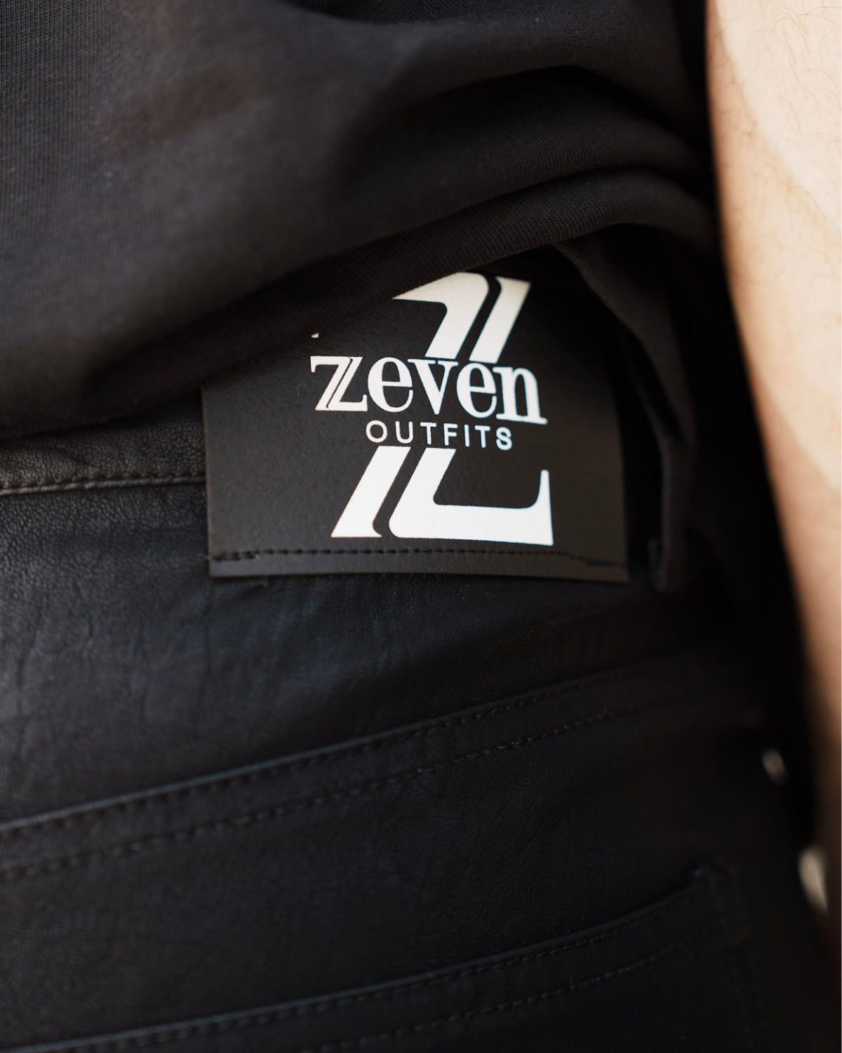 ZEVEN 1STROW MEN