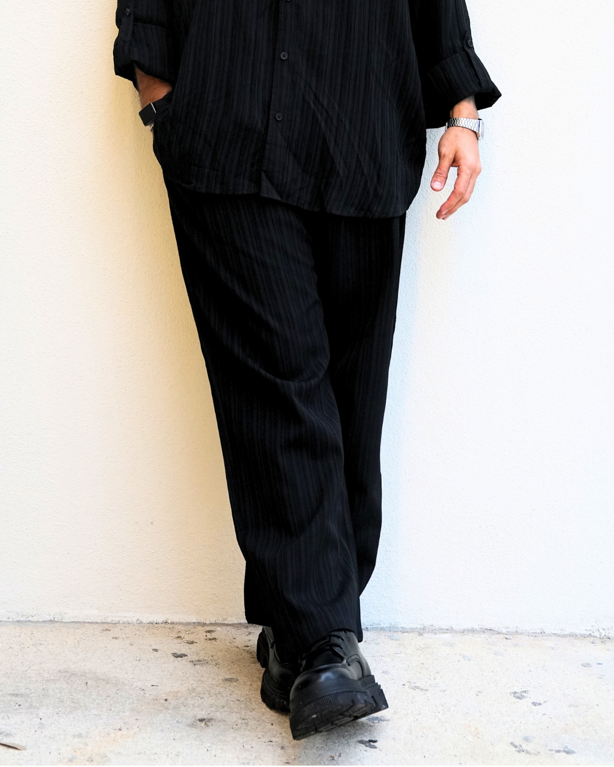 ZEVEN NOIR PLEATED PANTS