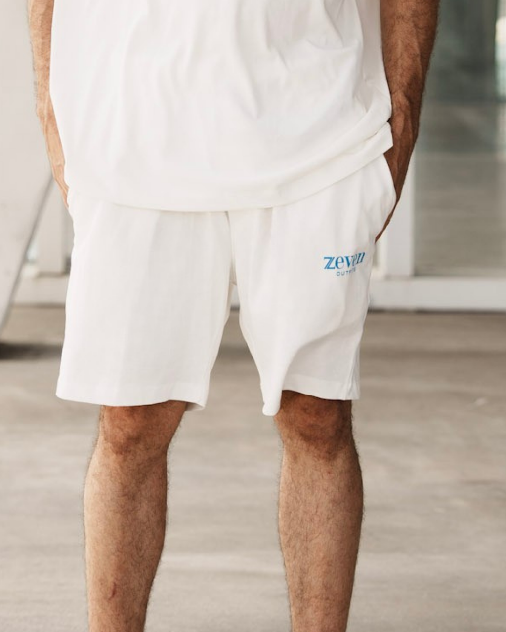 THE BASIC ZEVEN SHORT