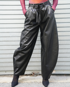 ZEVEN LEATHER BLACK PANTS SKULL