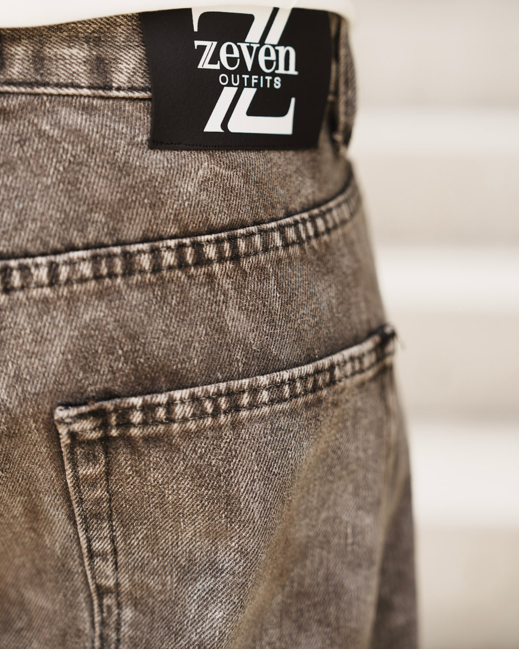 BAGGY TORNSIDE JEANS