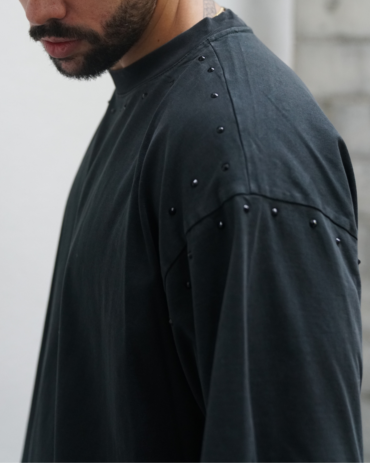 ZEVEN STUDDED OVERSIZE TEE